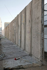 Wiederaufbau der Berliner Mauer