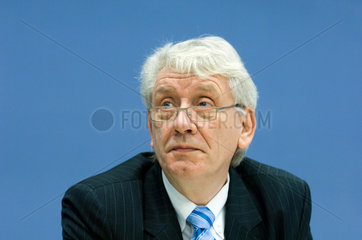 Berlin  Juergen Koppelin zum Thema Bundeshaushalt 2008