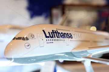 Dubai  Vereinigte Arabische Emirate  Modellflugzeug der Fluggesellschaft Lufthansa