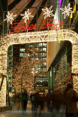 Berlin  Weihnachtsdekoration im Sony-Center