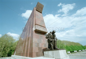 Mahnmal fuer sowjetische Soldaten in Treptow