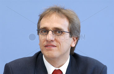 Dr. Christoph Weller