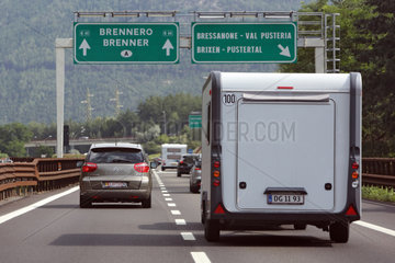 Brixen  Italien  Autos auf der Brennerautobahn A22