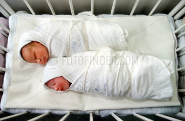 Eingewickelte Neugeborene im Hospital Prizren