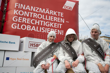 Berlin  Deutschland  Demonstration des DGB am Bankenaktionstag