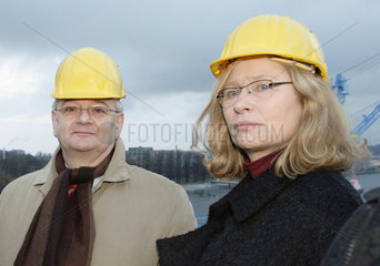Bundesaussenminister Joschka Fischer besucht Lindenau-Werft in Kiel