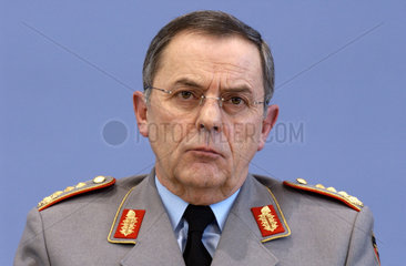 General Wolfgang Schneiderhan  Bundeswehr