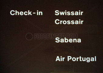 Informationstafel fuer Swissair  Crossair  Sabena und Air Portugal