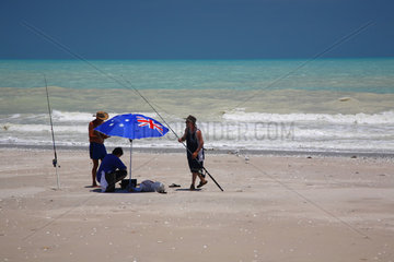 Eighty Mile Beach  Australien  Angler am Strand