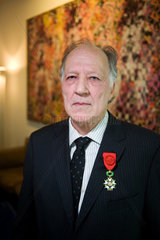 Berlin  Deutschland  Werner Herzog mit dem Nationalorden der Ehrenlegion Frankreichs