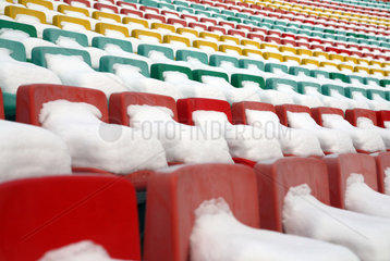 Berlin  Deutschland  zugeschneite Sitzreihen im Jahnstadion