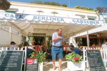 Puerto de Mogan  Gran Canaria  Spanien  Cafe -Berliner Gaertchen- im Hafenort
