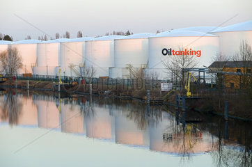Berlin  Deutschland  Tankbehaelter von Oiltanking