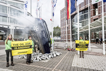 IAA 2017  Greenpeace Aktion Burnout