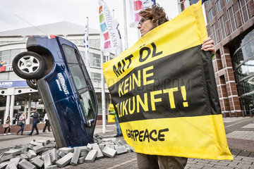 IAA 2017  Greenpeace Aktion Burnout