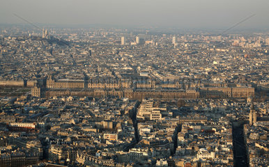 Paris  Frankreich  Stadtansicht mit Blick auf den Louvre