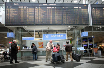 Muenchen  Deutschland  Informationsschalter im Flughafen Franz-Josef-Strauss