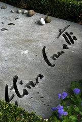 Zuerich  Schweiz  das Grab des Schriftstellers Elias Canetti