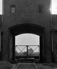 Auschwitz  Polen  Eisenbahnschienen zum Konzentrationslager Auschwitz-Birkenau
