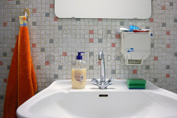Berlin  Waschbecken in einem Badezimmer