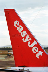 Flugzeug der easyJet.com auf dem Flughafen in Prag  Tschechien