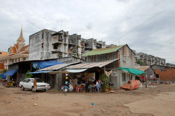 Phnom Penh  Kambodscha  kambodschanisch  alte russische Haeuser  die letzten Slumgebiete der Stadt
