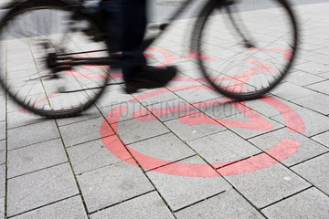 Fahrradstadt Muenster - gekennzeichneter Fahrradweg