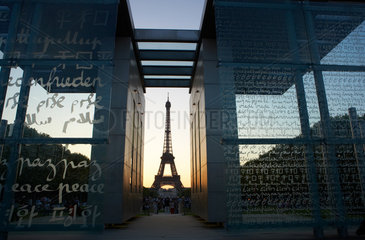 Paris  Blick zum Eiffelturm