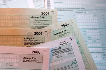 Berlin  Formulare zur Einkommensteuererklaerung fuer das Jahr 2006