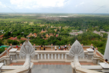 Udong  Kambodscha  kambodschanisch  die Tempelterasse des Phnom Udong