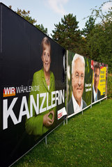 Berlin  Deutschland  Grossplakate zur Wahl von der CDU  SPD und FDP