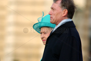 Berlin  Queen Elisabeth II und Bundespraesident Horst Koehler
