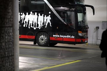 Mannschaftsbus von Bayer Leverkusen