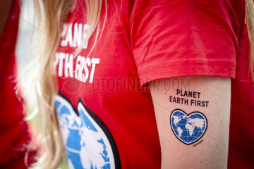 Greenpeace-Sticker Planet Earth First