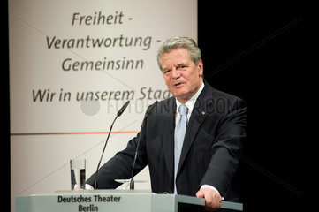Berlin  Deutschland  Joachim Gauck bei einem Vortrag im Deutschen Theater