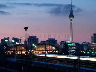 Berlin  Skyline von Berlin am Ostbahnhof