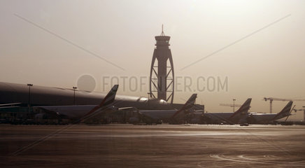 Flugzeuge der Emirates Airlines am Flughafen von Dubai