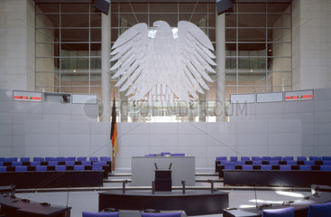 Berlin  Bundesadler im Parlament im Reichstag