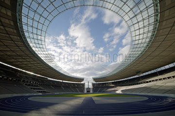 Berlin  Stadiondach im Olympia-Stadion