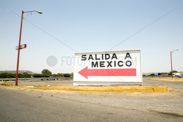San Miguel de Allende  Mexiko  Ausfahrtschild nach Mexiko