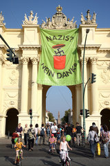 Potsdam  Deutschlad  Transparent mit dem Schriftzug: Nazis? nein danke