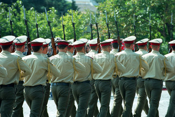 Bulgarische Soldaten beim Abmarsch nach einem Appell  Sofia