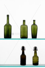 Berlin  historische Glasflaschen im Zuckermuseum