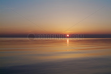 Rodby  Daenemark  Sonnenuntergang ueber der suedlichen Ostsee