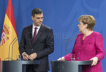 Sanchez + Merkel