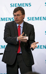 Dr. Richard Hausmann