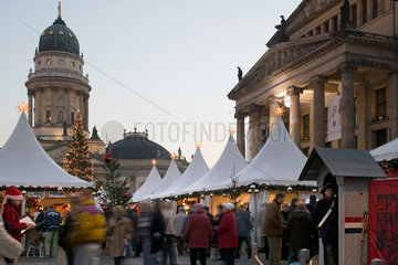 Berlin  Weihnachtsmarkt auf dem Gendarmenmarkt