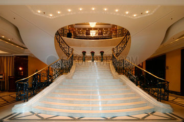 Berlin  geschwungene Treppe im Hotel Ritz-Carlton