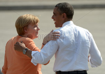 Berlin  Deutschland  US-Praesident Barack Obama nach seiner Rede mit Bundeskanzlerin Angela Merkel
