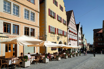 Rothenburg ob der Tauber  Deutschland  die Ratsstube am Marktplatz